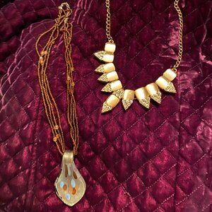 2 beautiful necklaces bundled together.
